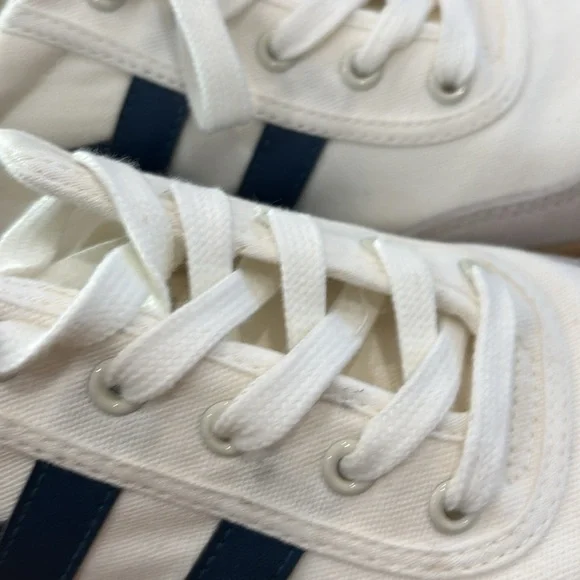 Gola Badminton Sneaker in Off White, Baltic, & Gum, Size: 10 - Picture 10 of 14